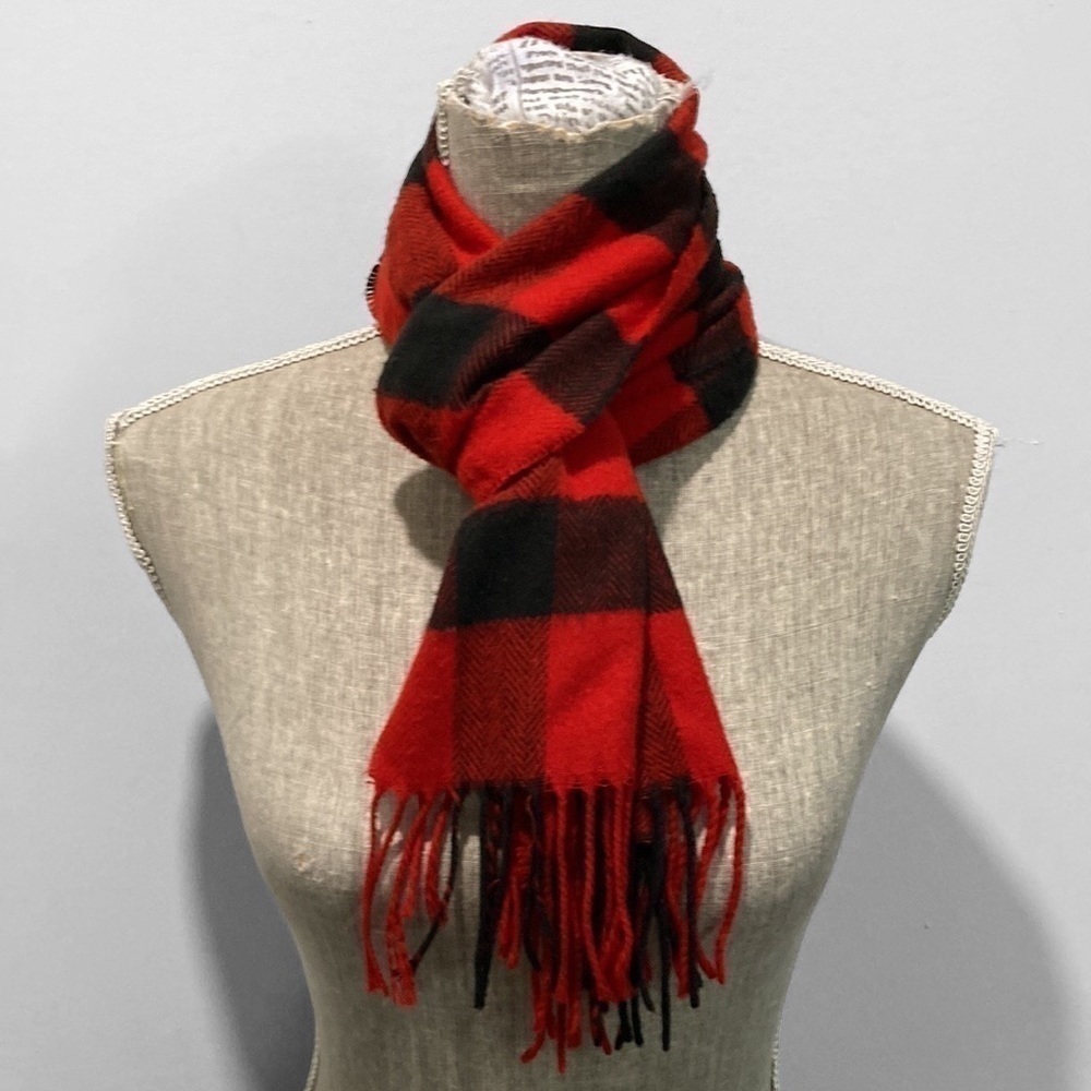 ARITZIA Black and Red Buffalo Plaid Scarf 52x11​​